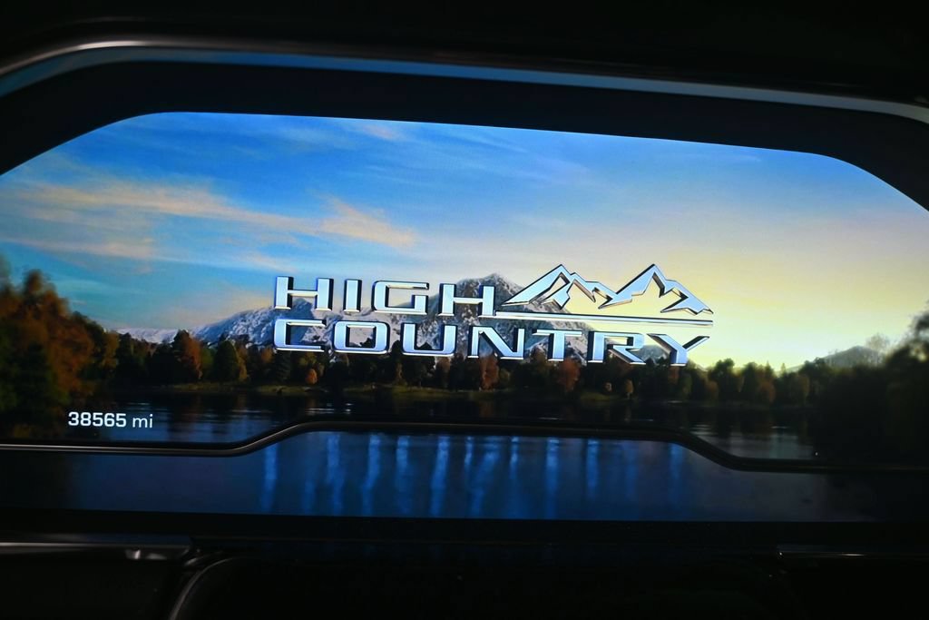 Used 2024 Chevrolet Silverado 1500 High Country w/ Technology Package RWD image 10