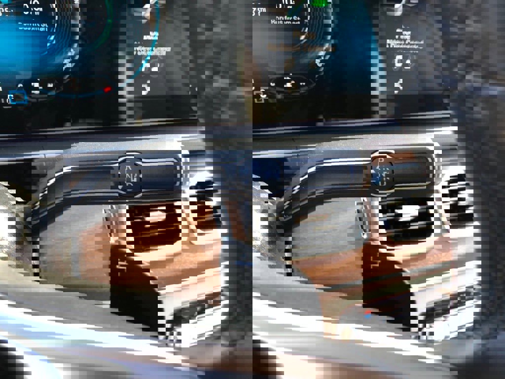 Used 2022 Mercedes-Benz GLE 350 4MATIC w/ Premium Package image 24