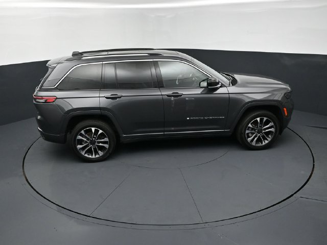 Used 2023 Jeep Grand Cherokee Overland AWD/4WD image 18