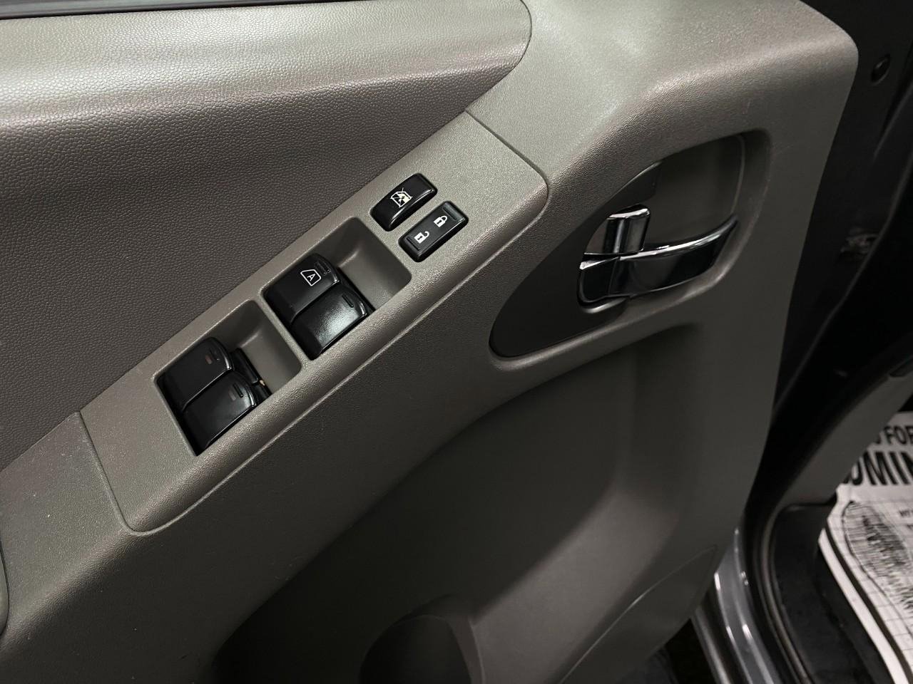 Used 2020 Nissan Frontier SV w/ Midnight Edition Floor Mats image 29