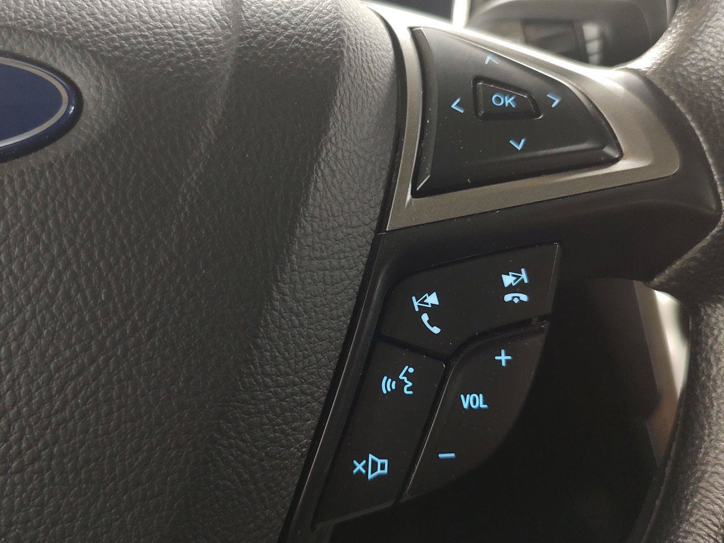 Used 2020 Ford Fusion SE FWD image 13