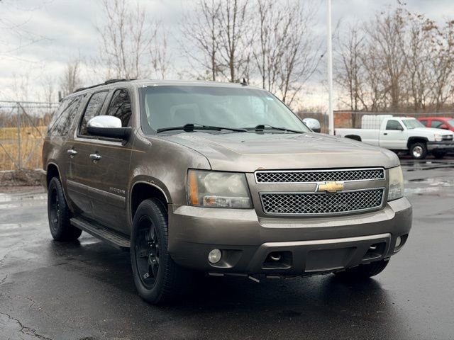 Used 2011 Chevrolet Suburban LTZ image 2