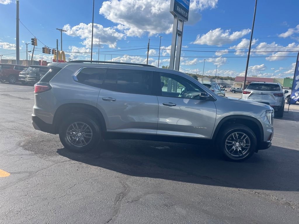 Used 2025 GMC Acadia Elevation image 6