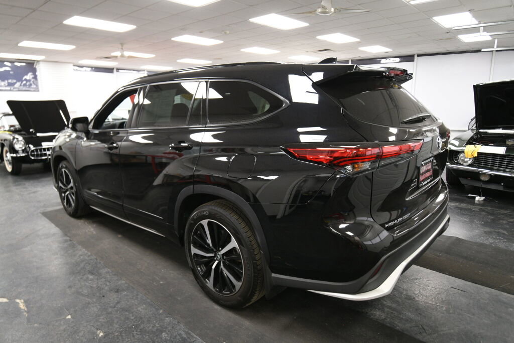 Used 2022 Toyota Highlander XSE image 5