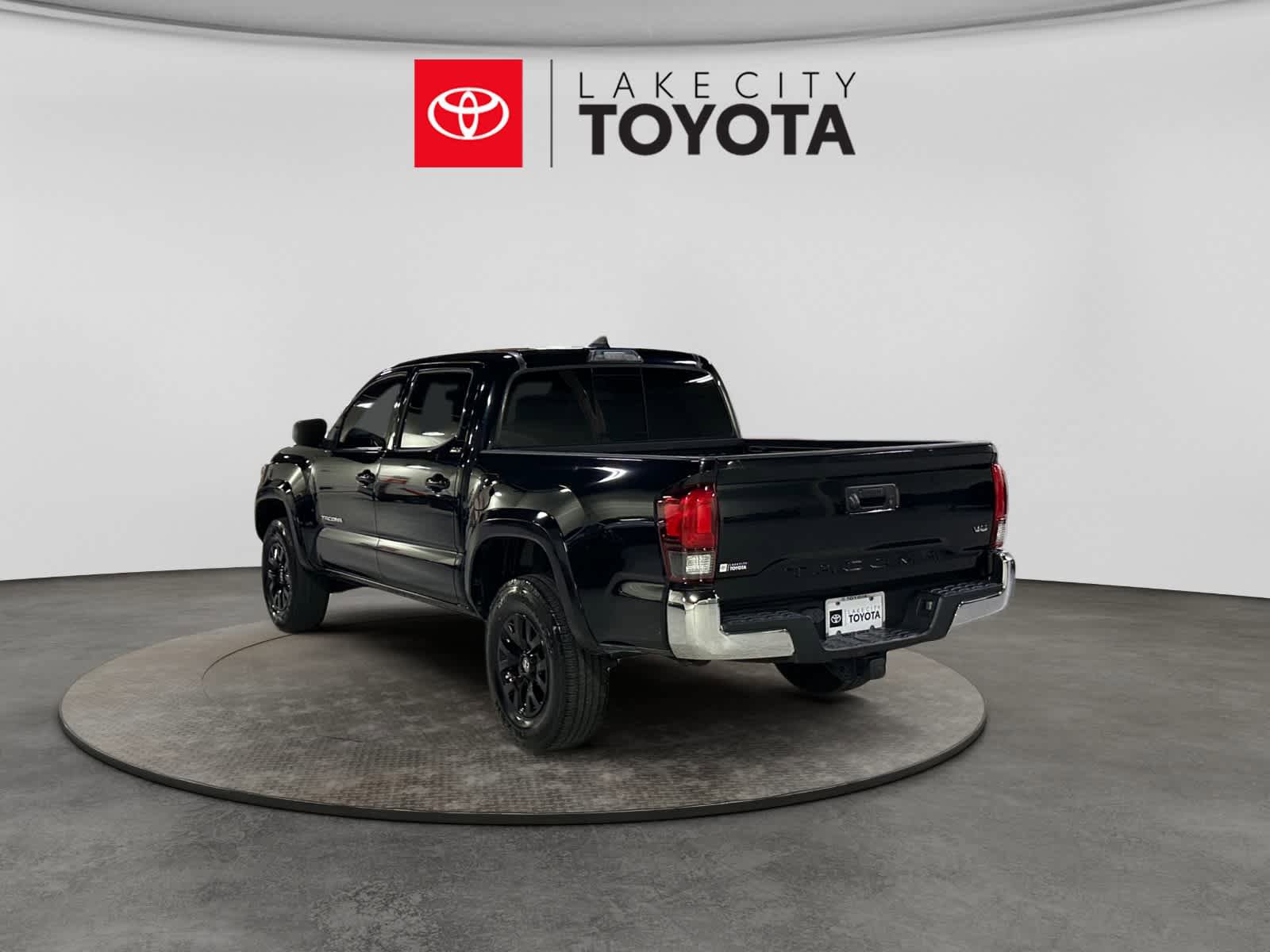 Used 2019 Toyota Tacoma SR5 RWD image 5