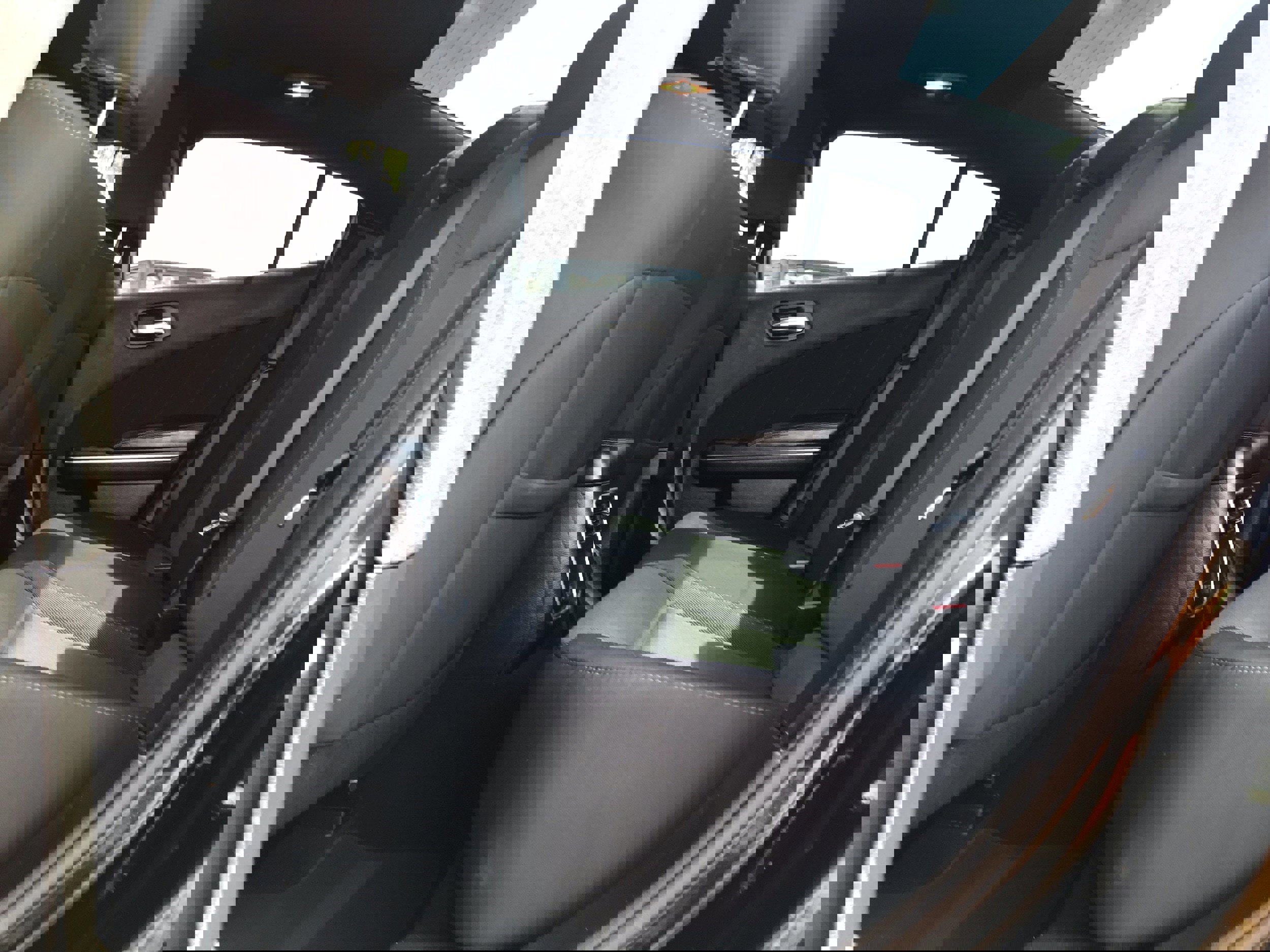 Used 2022 Dodge Charger SXT image 14