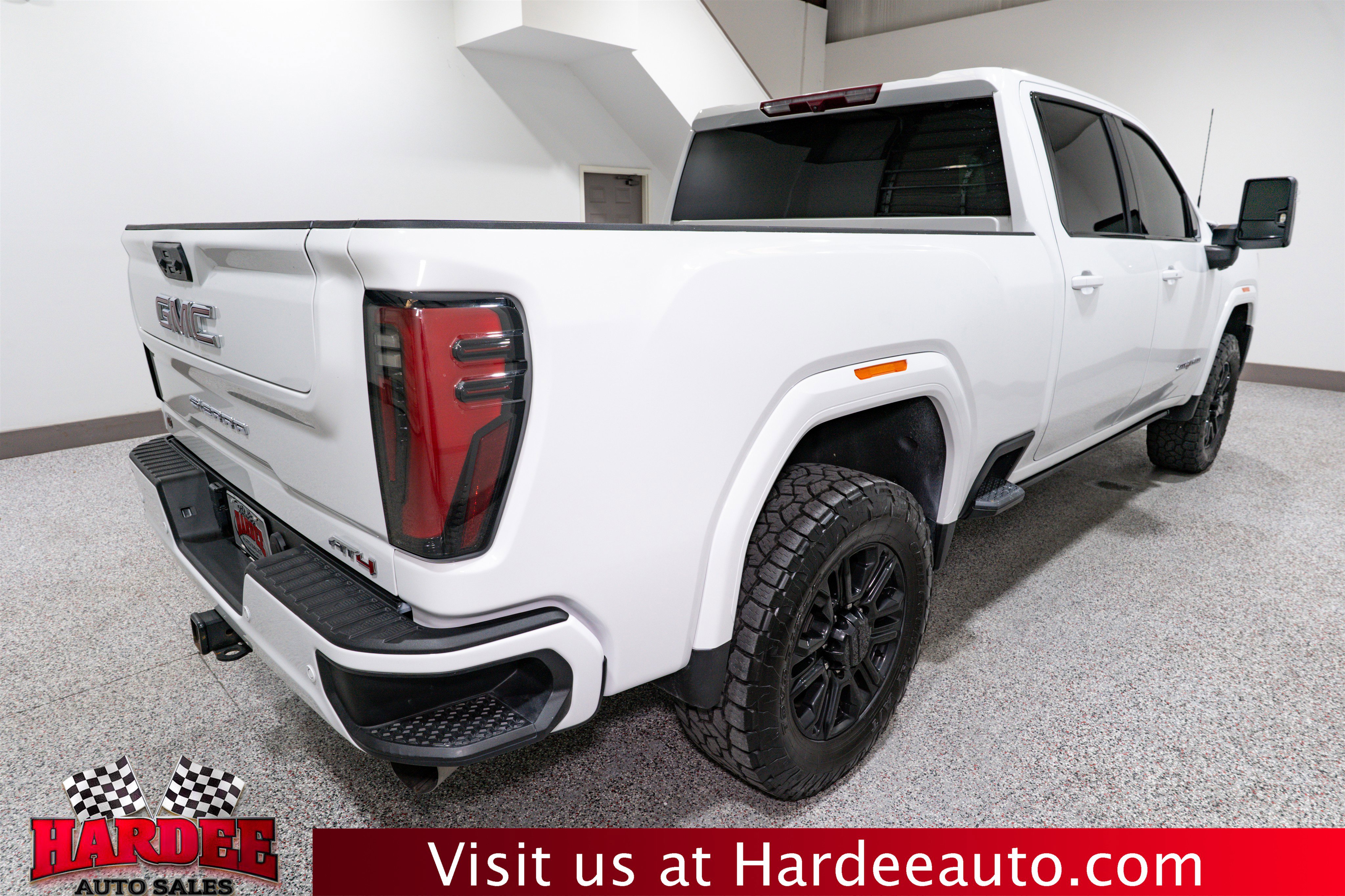 Used 2024 GMC Sierra 2500 AT4 image 5