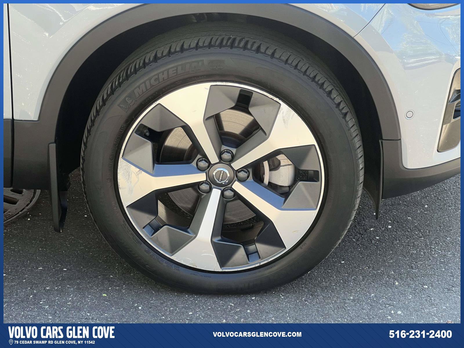 Used 2024 Volvo XC40 B5 Plus w/ Climate Package AWD/4WD image 6