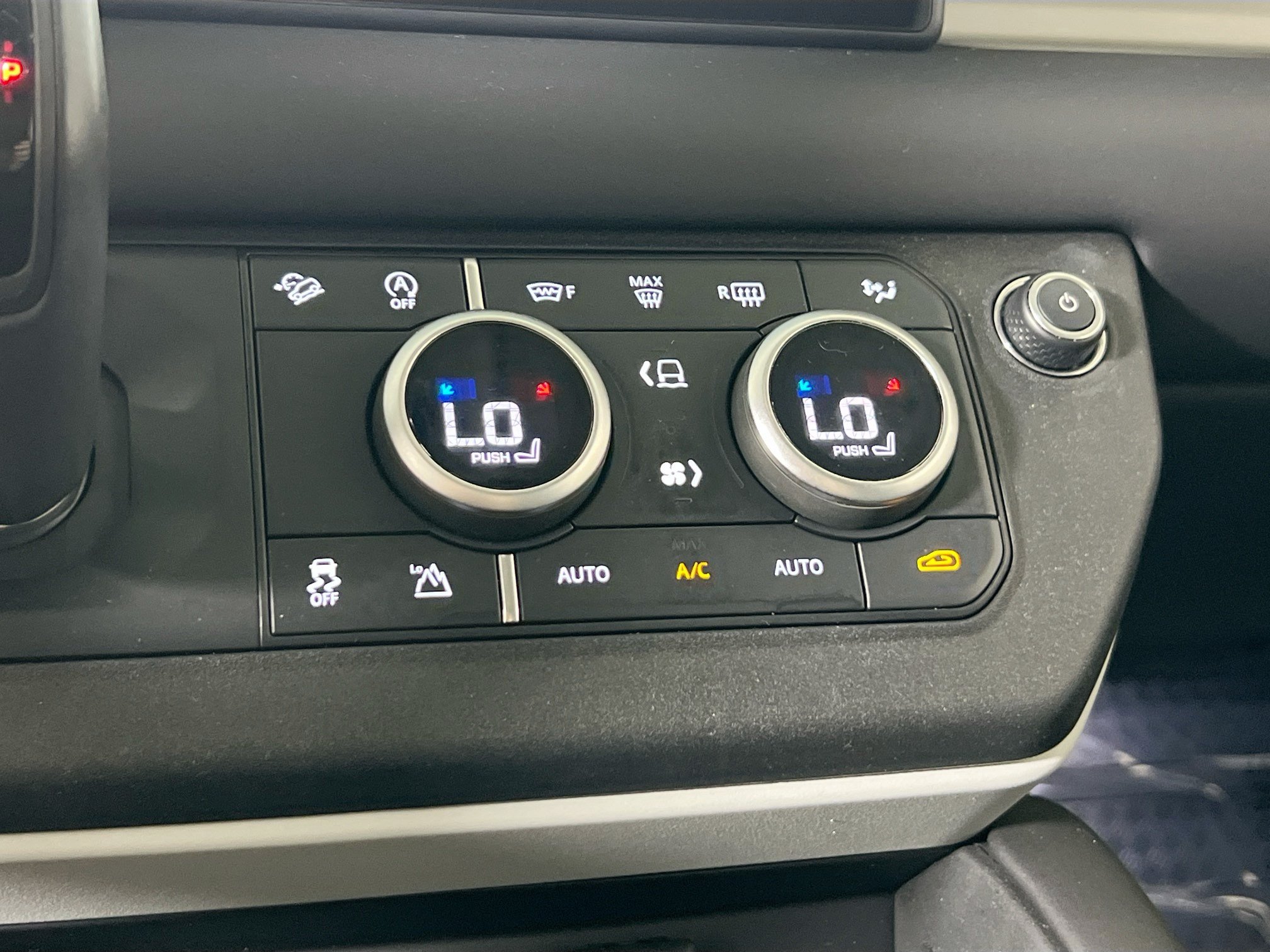 Used 2024 Land Rover Defender 110 S AWD/4WD image 15