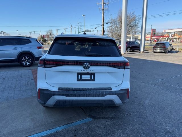 Certified 2025 Volkswagen Tiguan S image 5