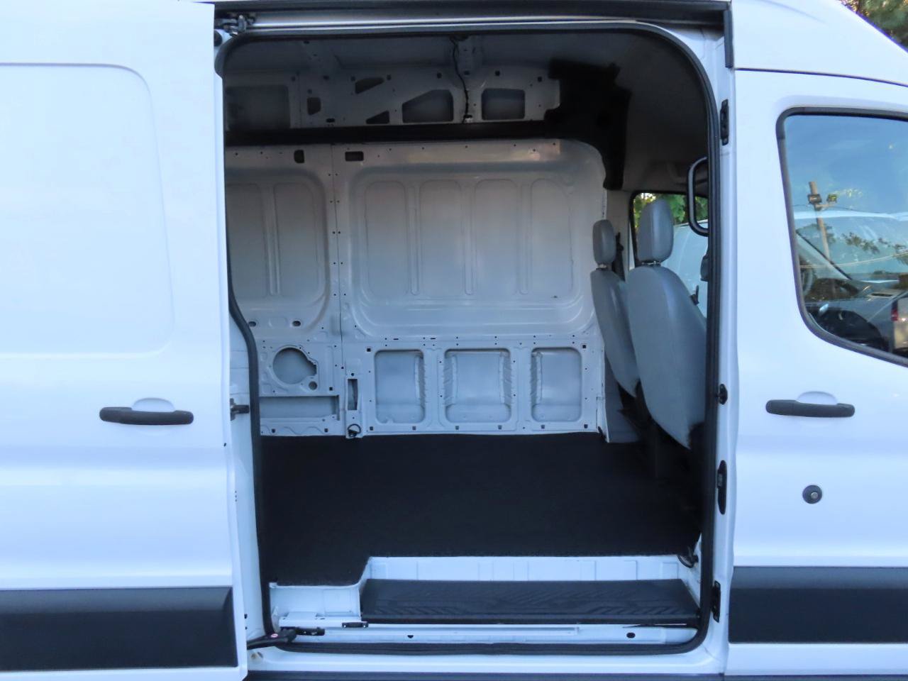 Used 2018 Ford Transit 350 148 High Roof Extended RWD image 20