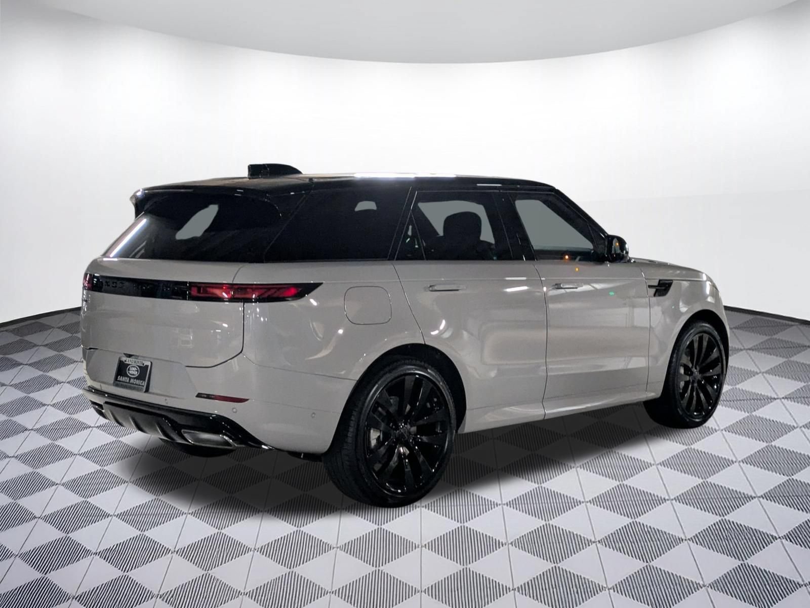 New 2026 Land Rover Range Rover Sport Dynamic SE AWD/4WD image 9