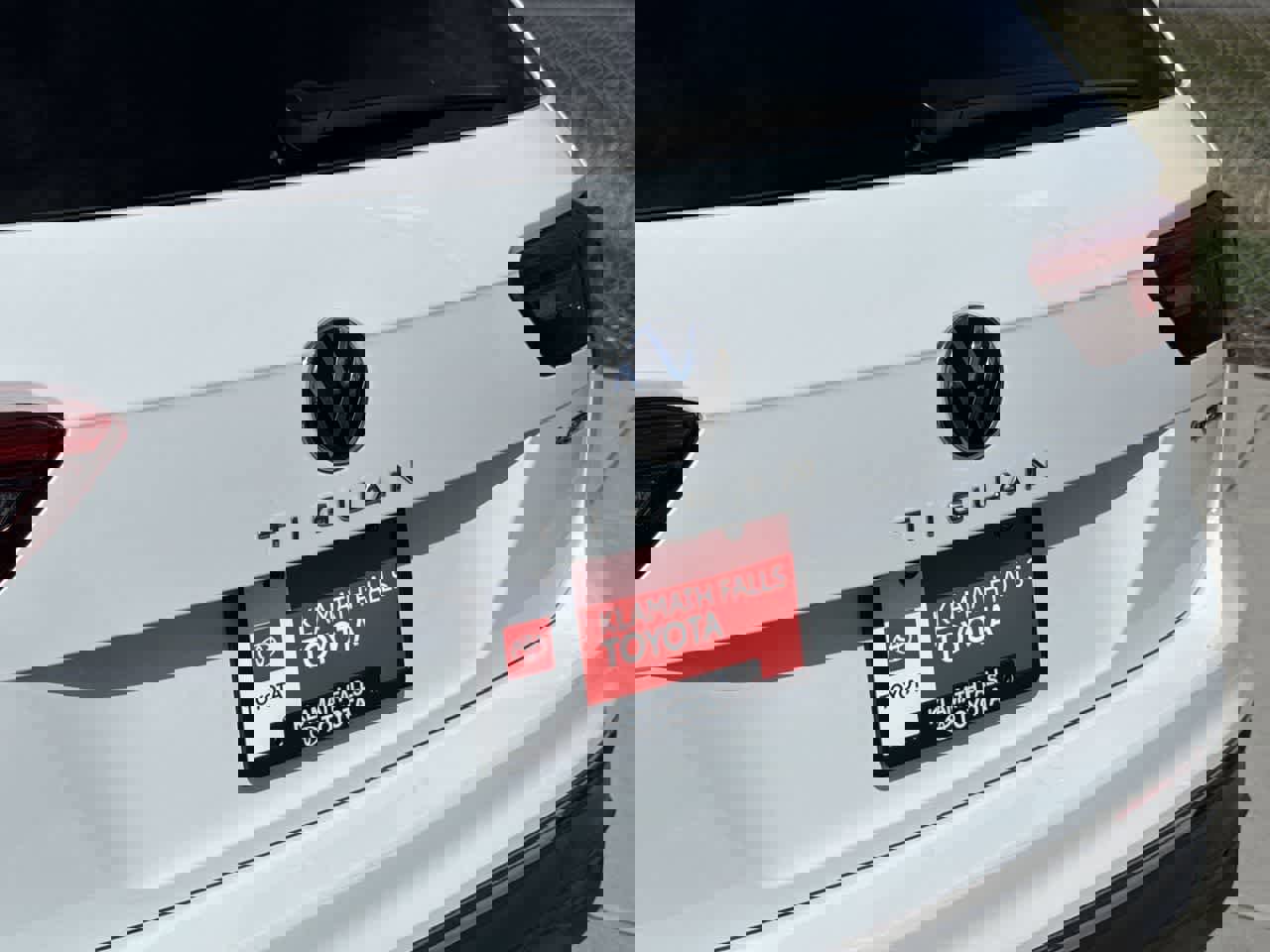 Used 2024 Volkswagen Tiguan SE image 9