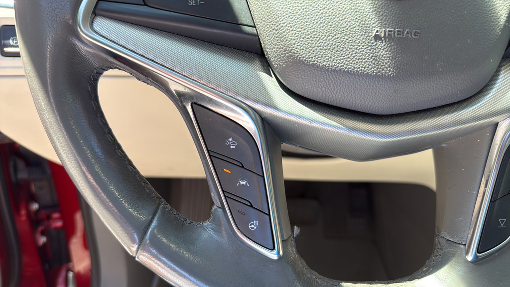 Used 2022 Cadillac XT5 Premium Luxury w/ Technology Package AWD/4WD image 32