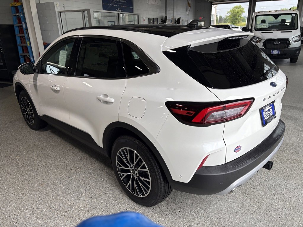 Used 2024 Ford Escape Base w/ PHEV Premium Package image 6