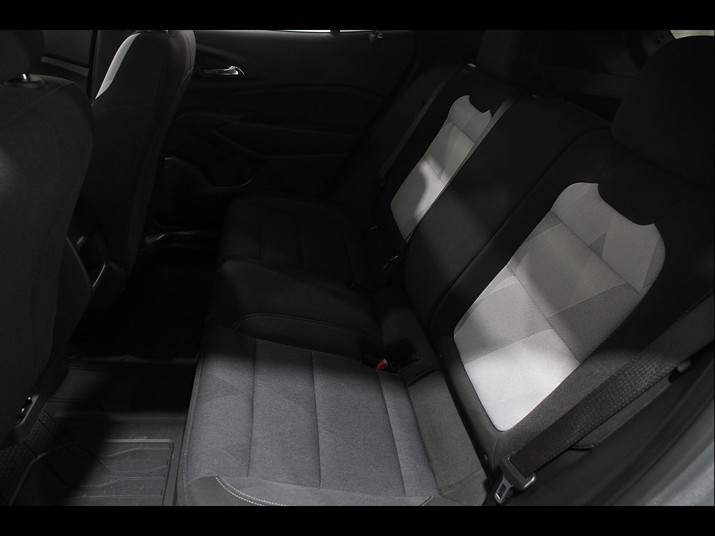 Certified 2024 Chevrolet Trax RS w/ Sunroof Package FWD image 18