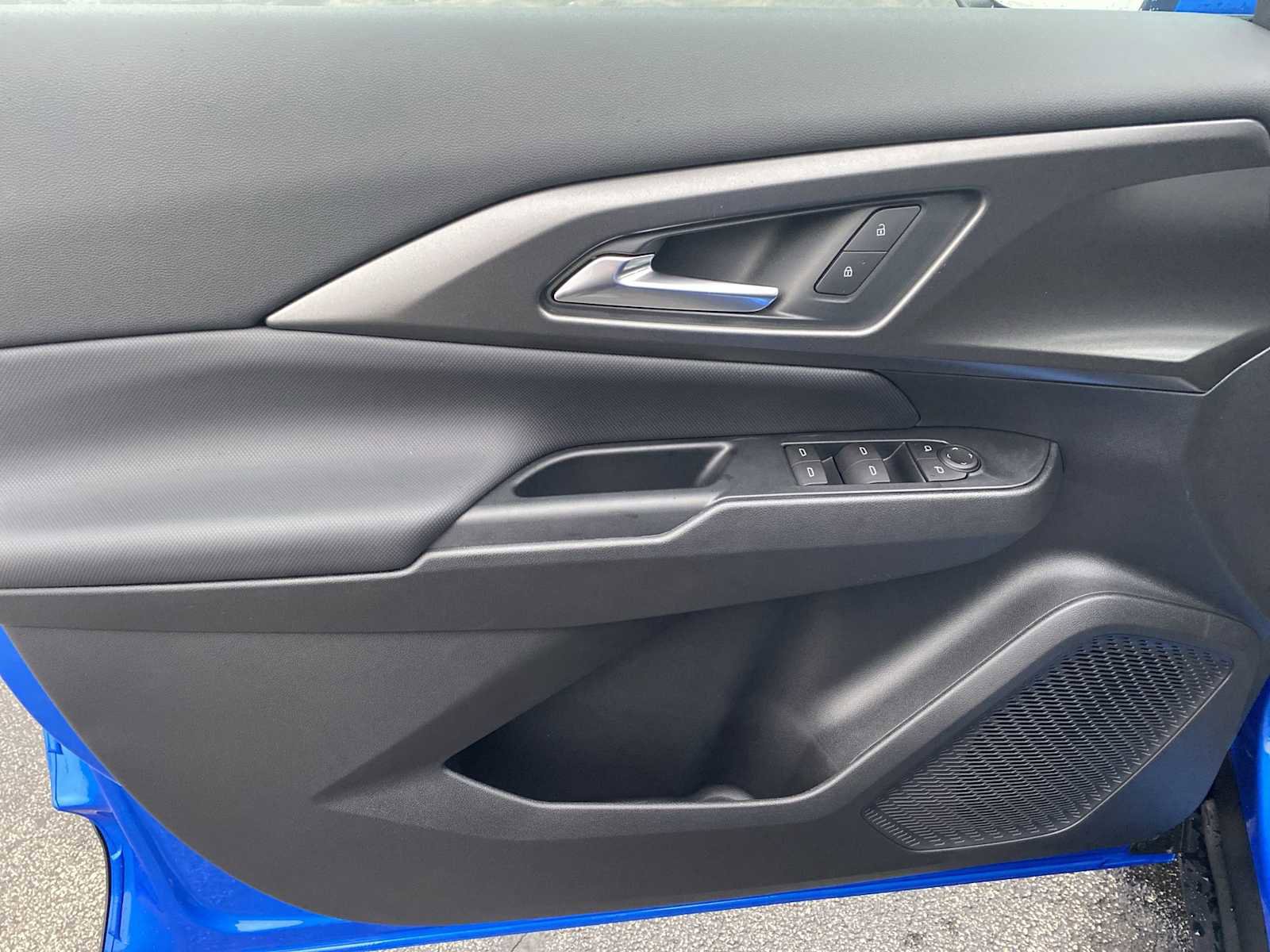 New 2026 Chevrolet Equinox EV LT image 28