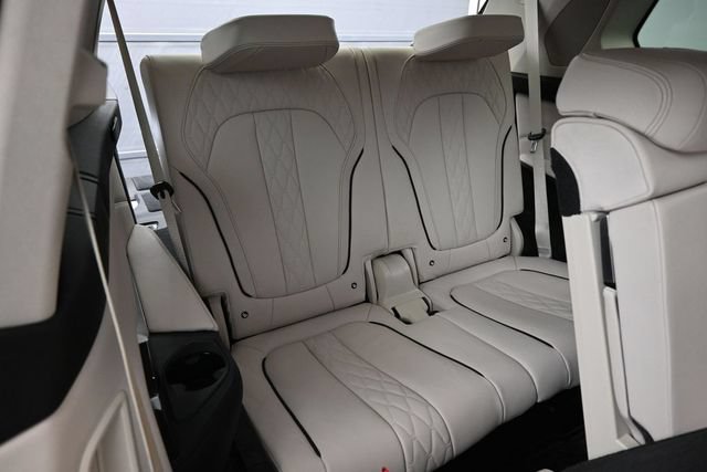 Used 2020 BMW X7 xDrive40i w/ Premium Package AWD/4WD image 26