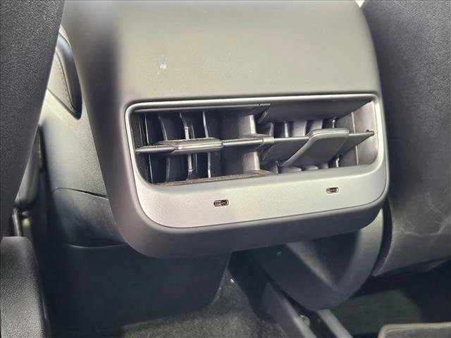 Used 2024 Tesla Model Y Long Range image 18
