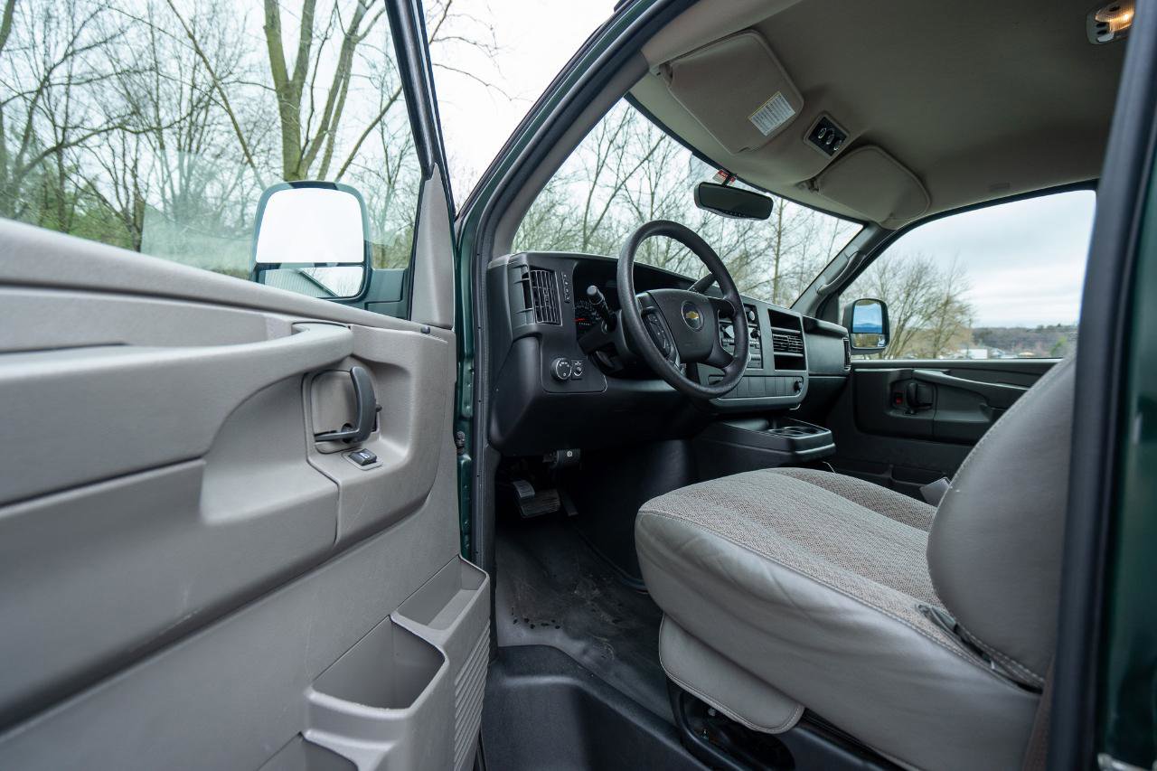 Used 2014 Chevrolet Express 3500 LS image 9