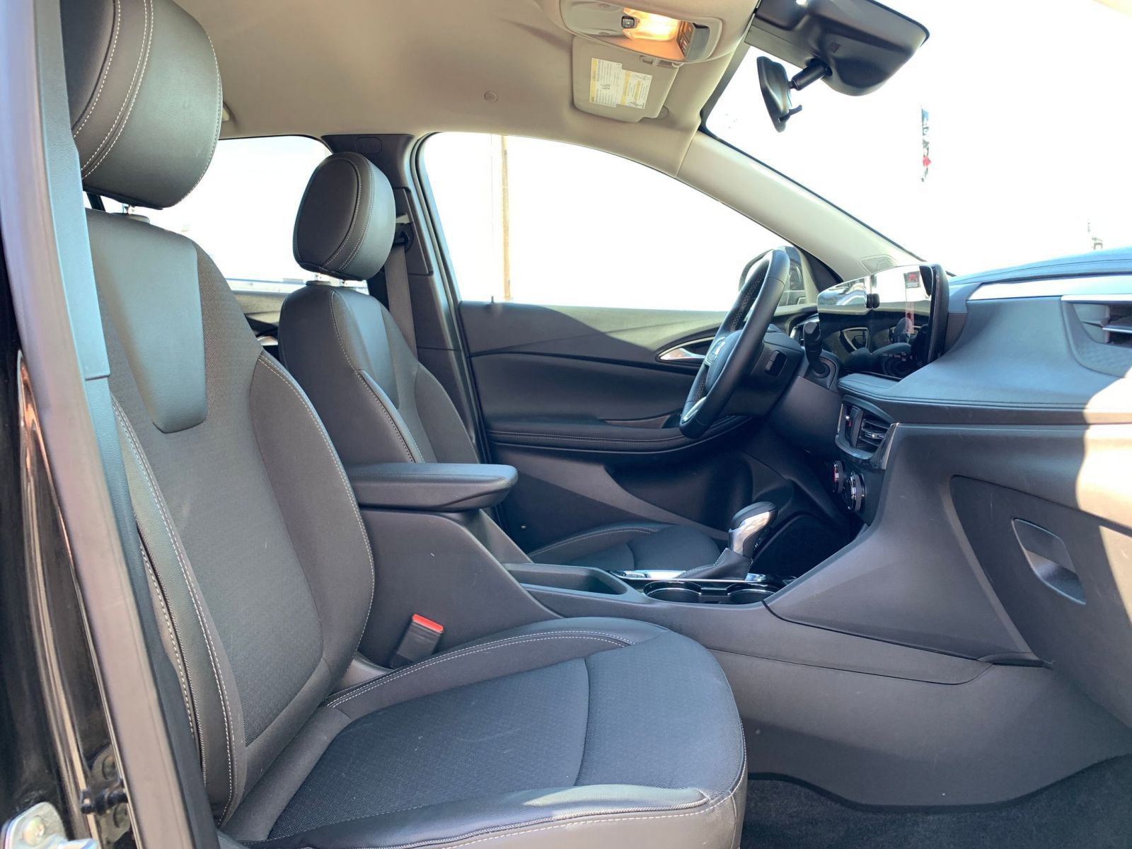 Used 2025 Buick Encore GX Preferred image 35