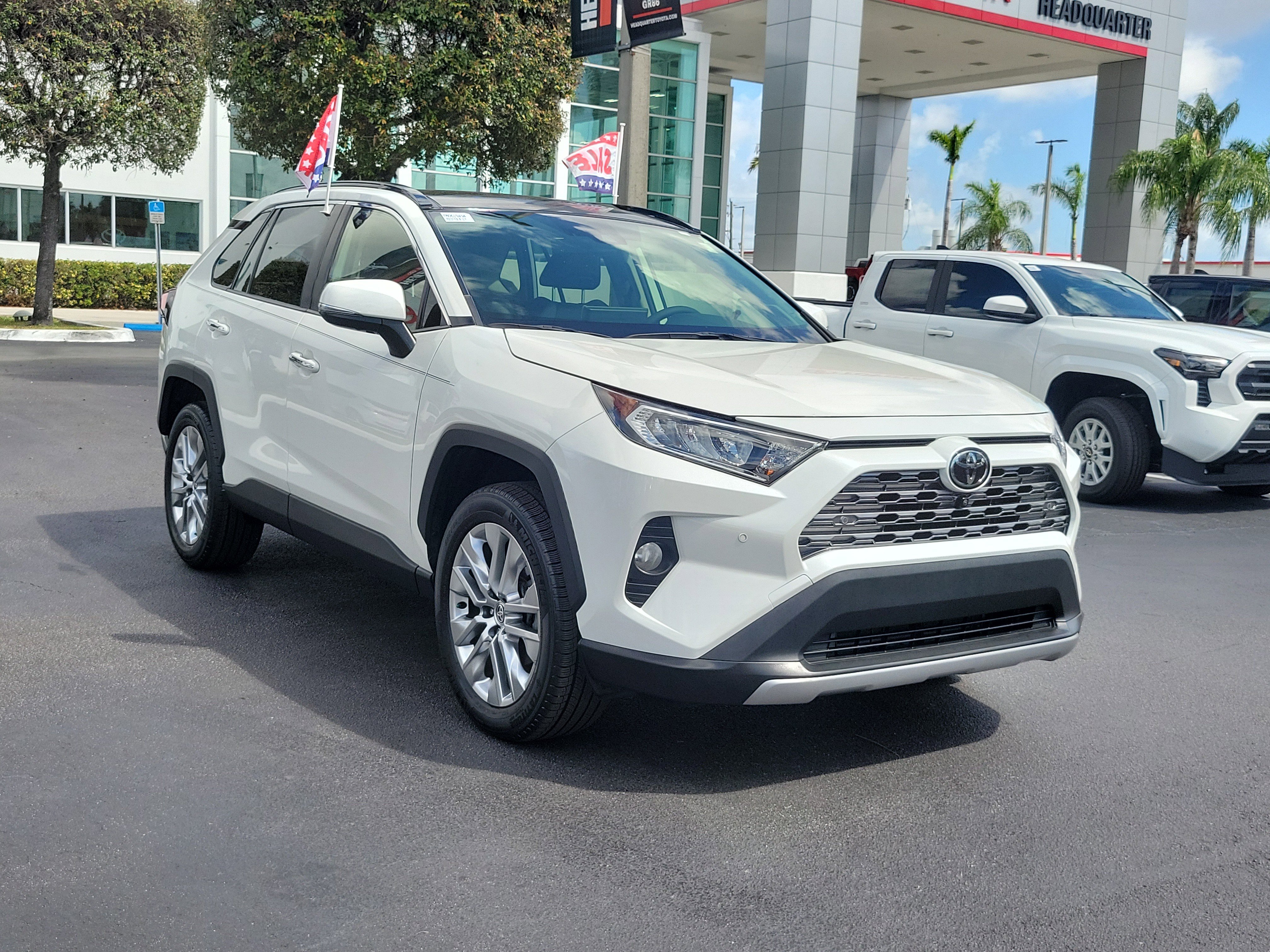 Used 2021 Toyota RAV4 Limited image 2