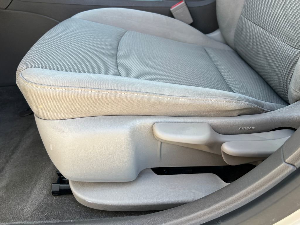 Used 2017 Chevrolet Cruze LS FWD image 11
