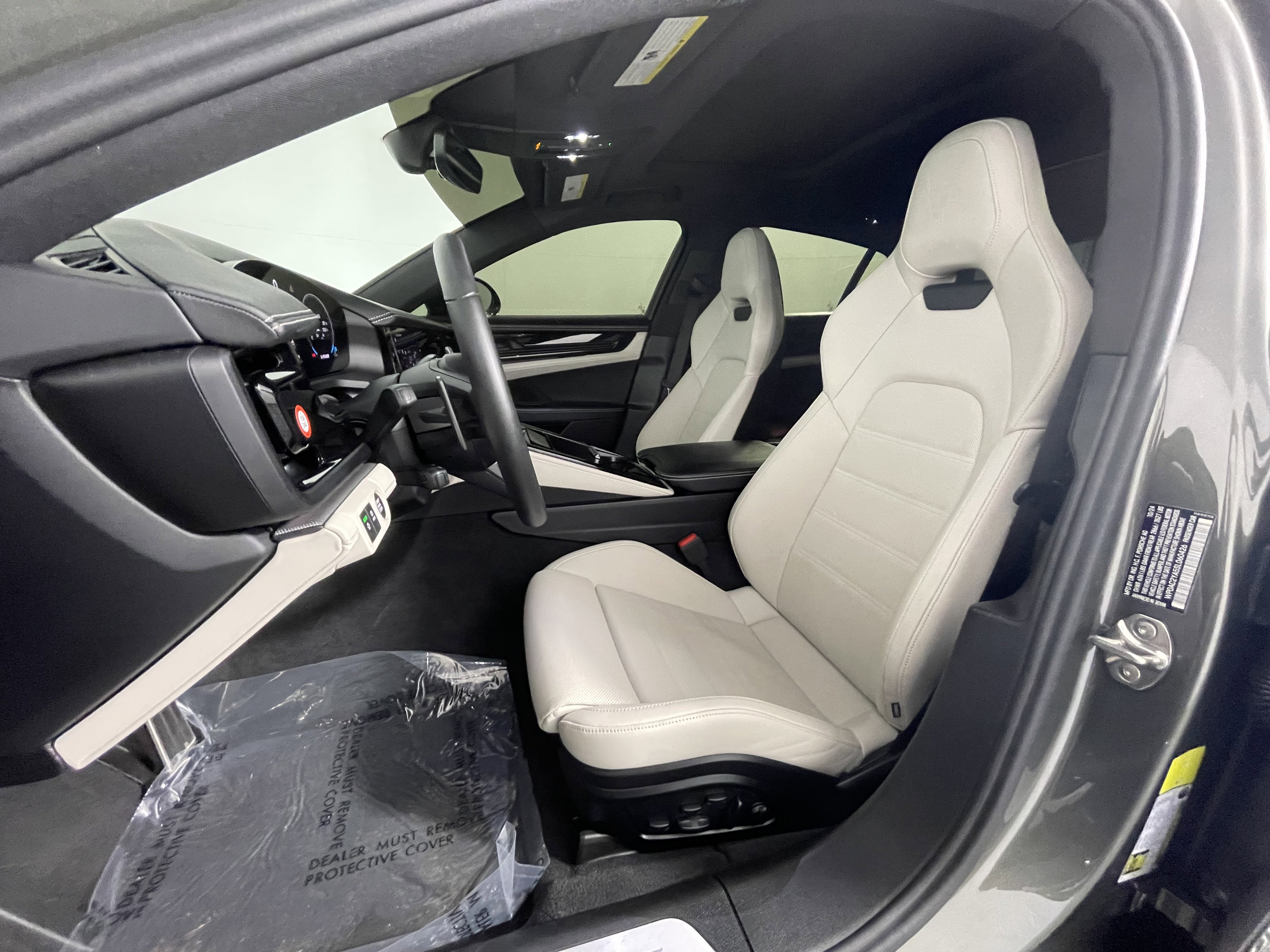 Certified 2025 Porsche Panamera 4S image 5