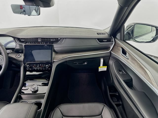 New 2025 Jeep Grand Cherokee Limited w/ Luxury Tech Group II image 27