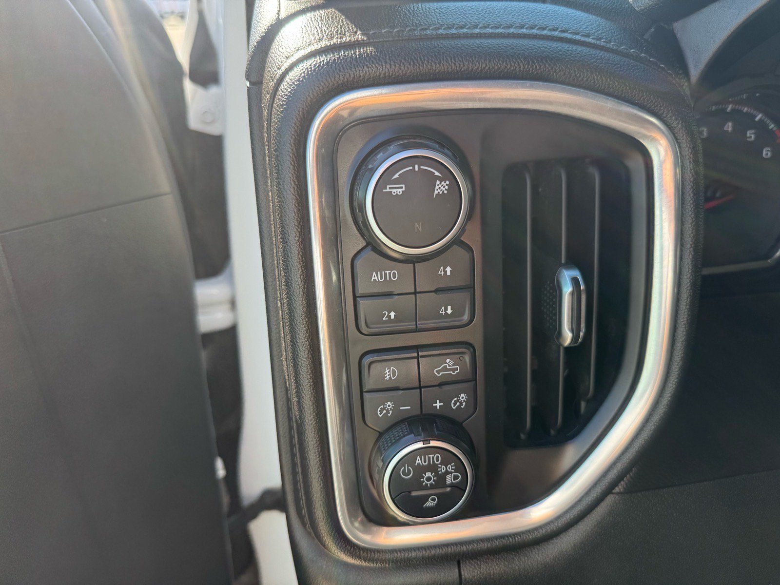 Used 2019 Chevrolet Silverado 1500 RST w/ All-Star Edition AWD/4WD image 19