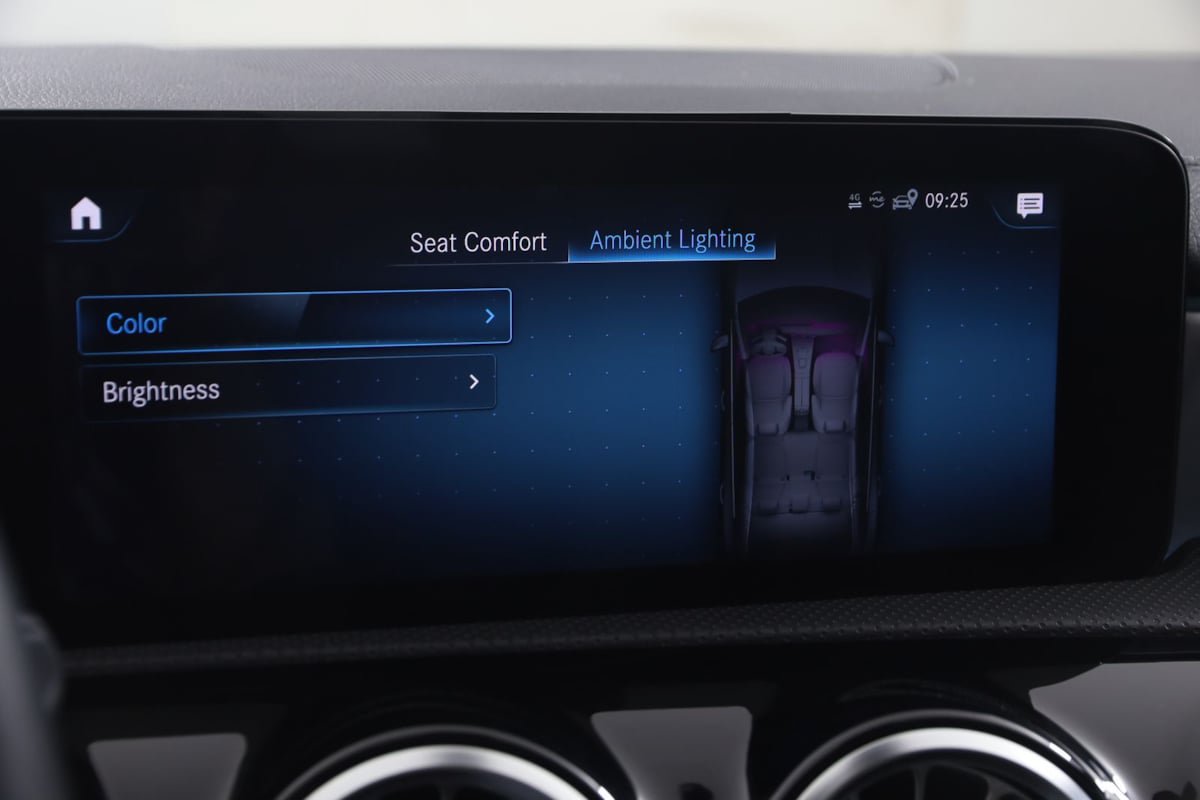 Used 2021 Mercedes-Benz CLA 250 4MATIC w/ Premium Package image 35