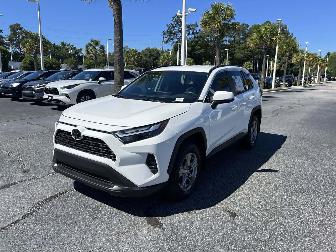 Used 2024 Toyota RAV4 XLE FWD image 5