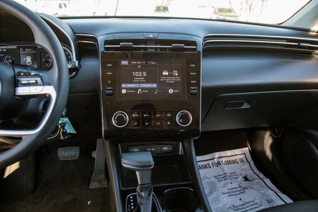 Used 2023 Hyundai Tucson SE image 15