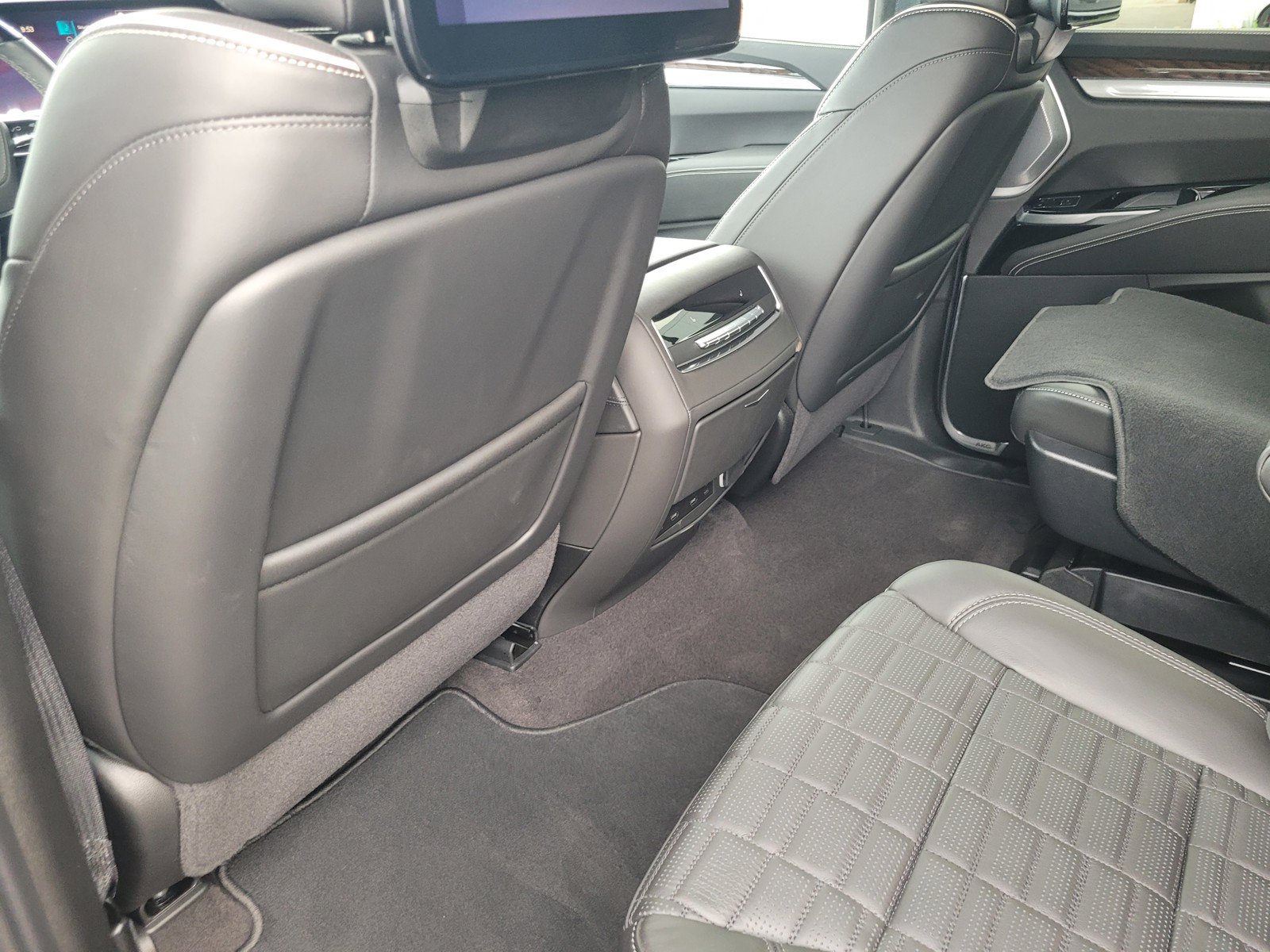 Certified 2025 Cadillac Escalade Sport Platinum AWD/4WD image 11