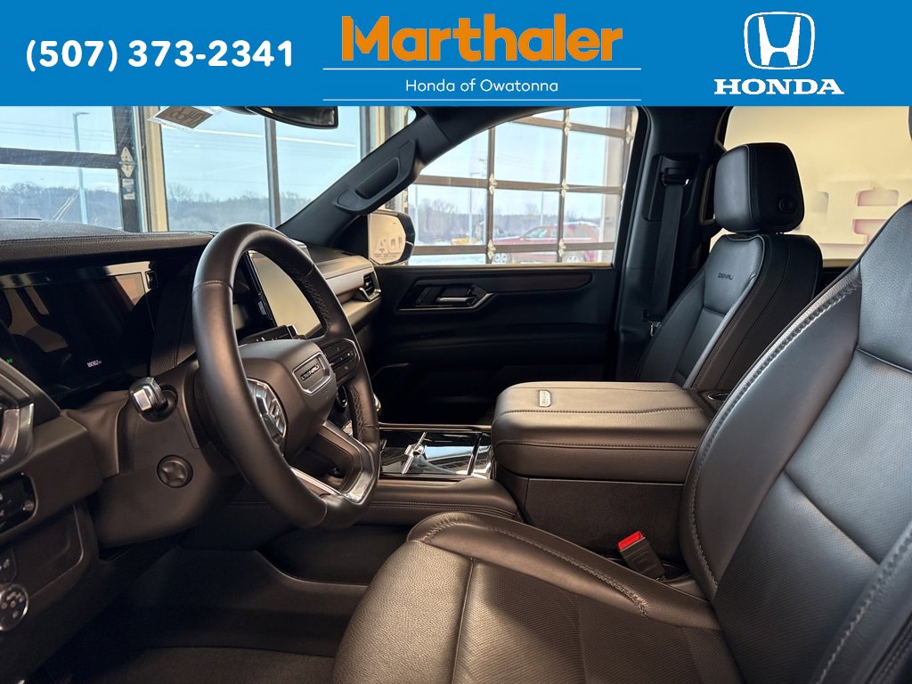 Used 2025 GMC Yukon XL Denali image 11