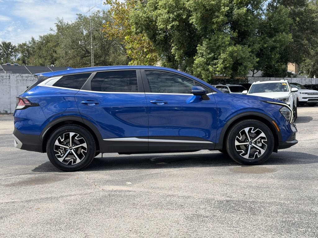 Certified 2024 Kia Sportage EX FWD image 3