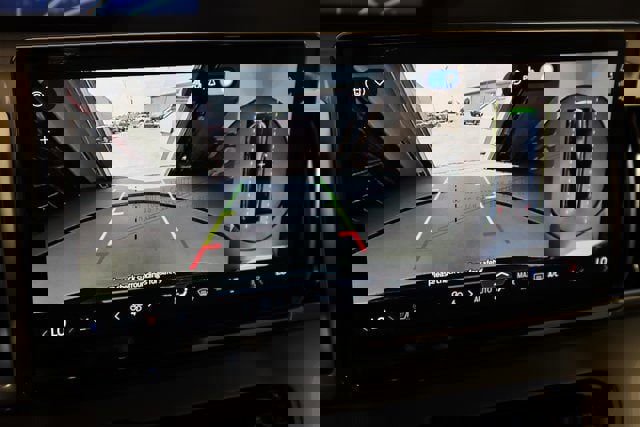 New 2025 Ford Expedition Active image 32