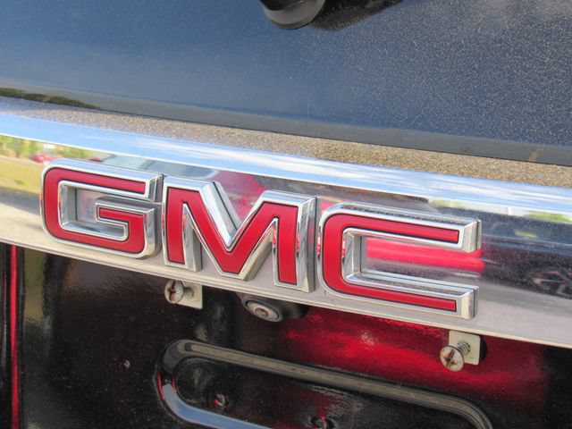 Used 2023 GMC Acadia SLT FWD image 15
