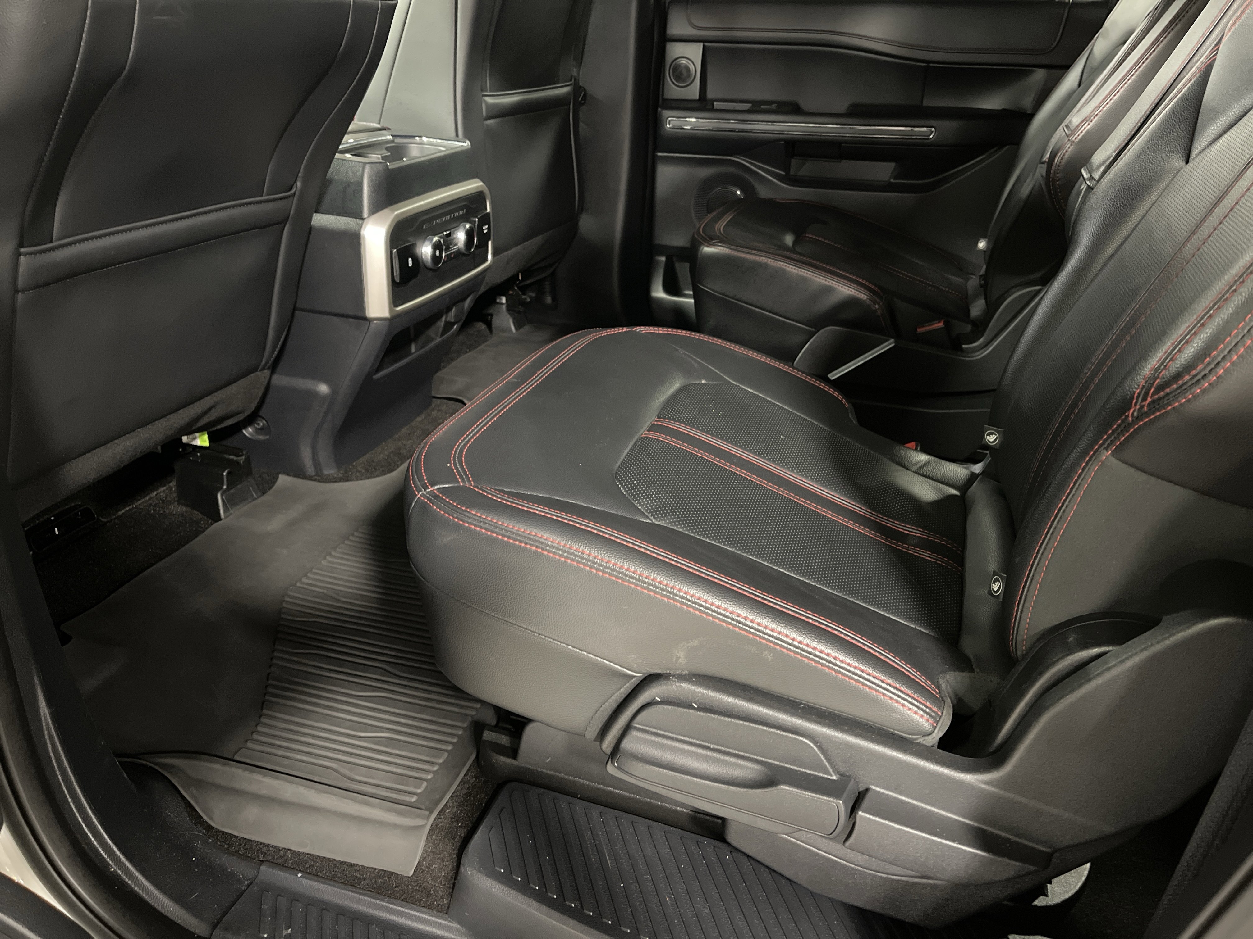 Used 2022 Ford Expedition Max Limited image 12