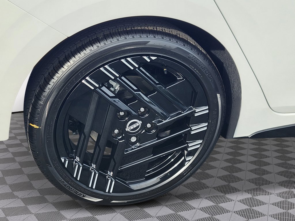 New 2027 Nissan Sentra SR FWD image 10