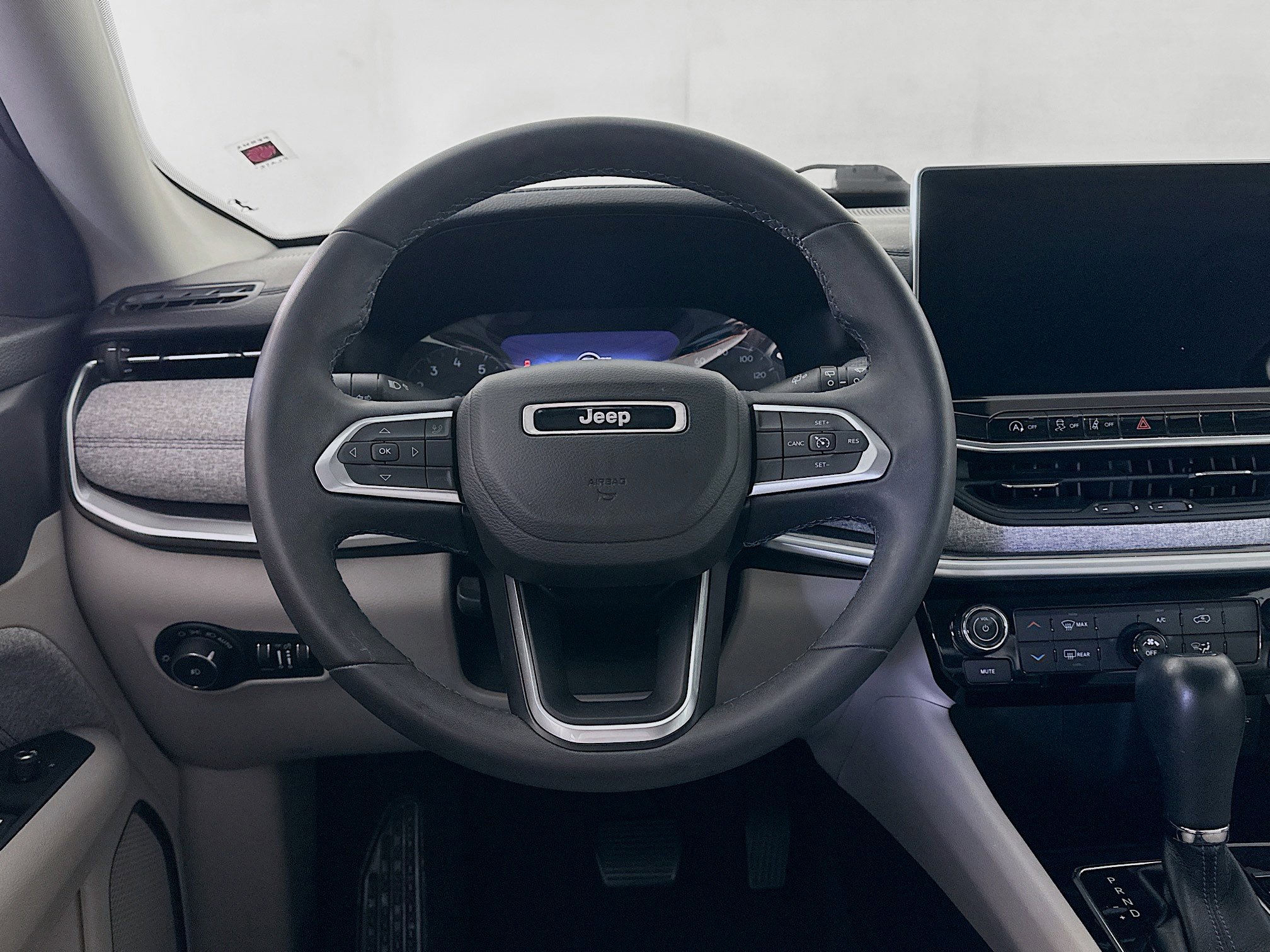 Used 2022 Jeep Compass Latitude FWD image 18