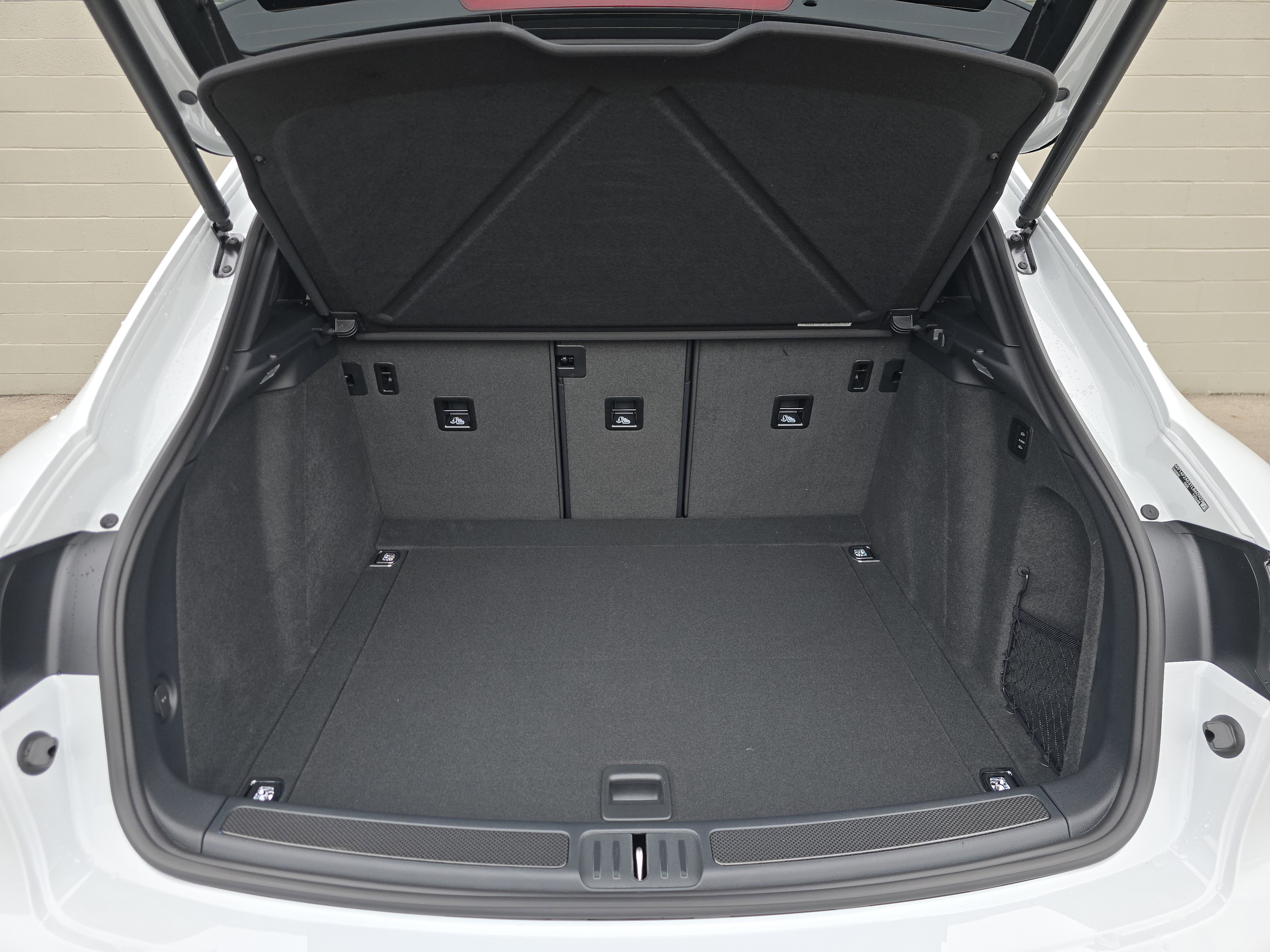 New 2026 Porsche Macan GTS image 15