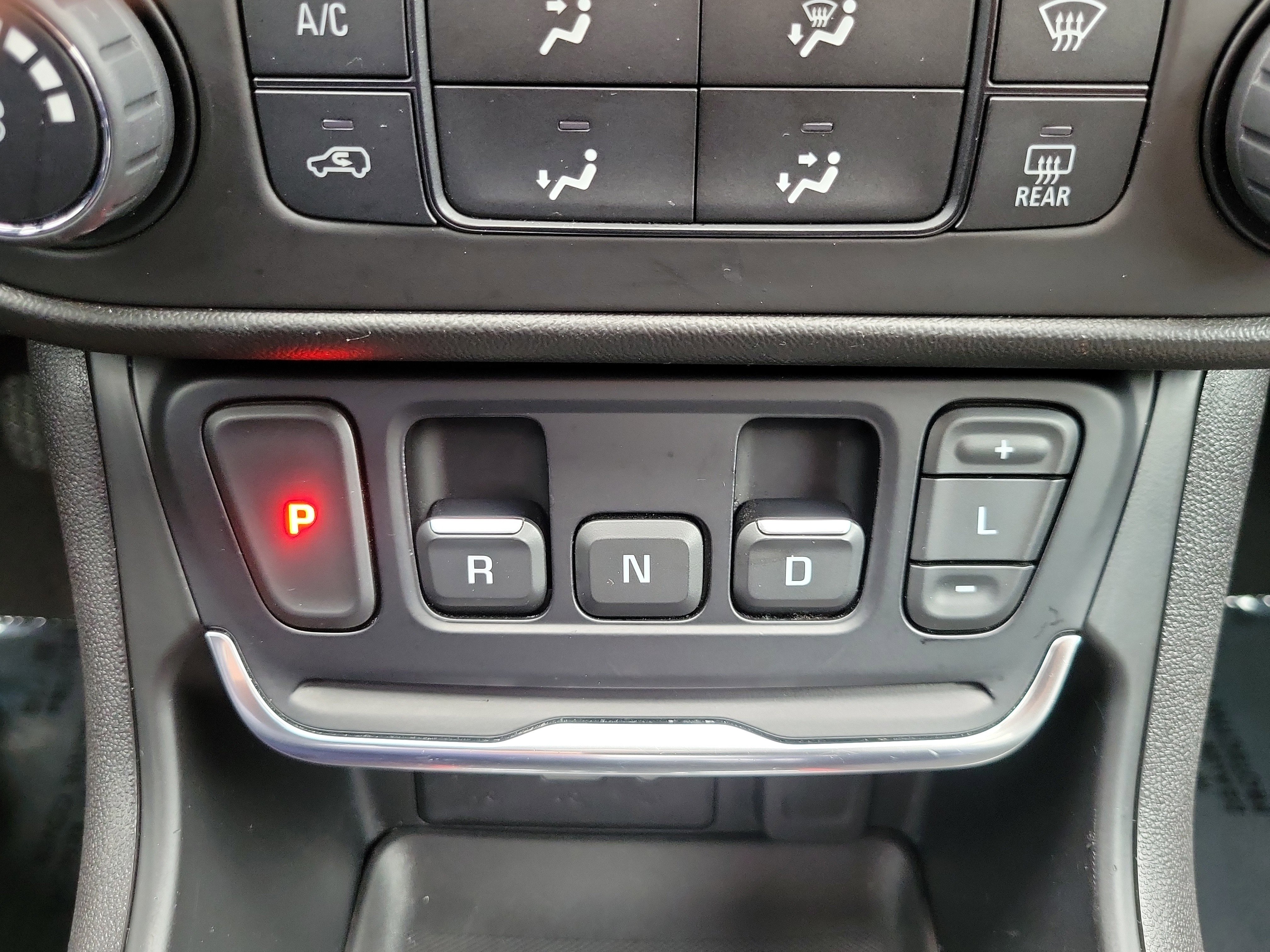 Used 2020 GMC Terrain SLE image 21