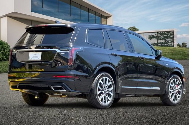 Certified 2025 Cadillac XT6 Sport w/ Platinum Package AWD/4WD image 4