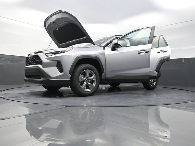 Used 2025 Toyota RAV4 XLE image 37