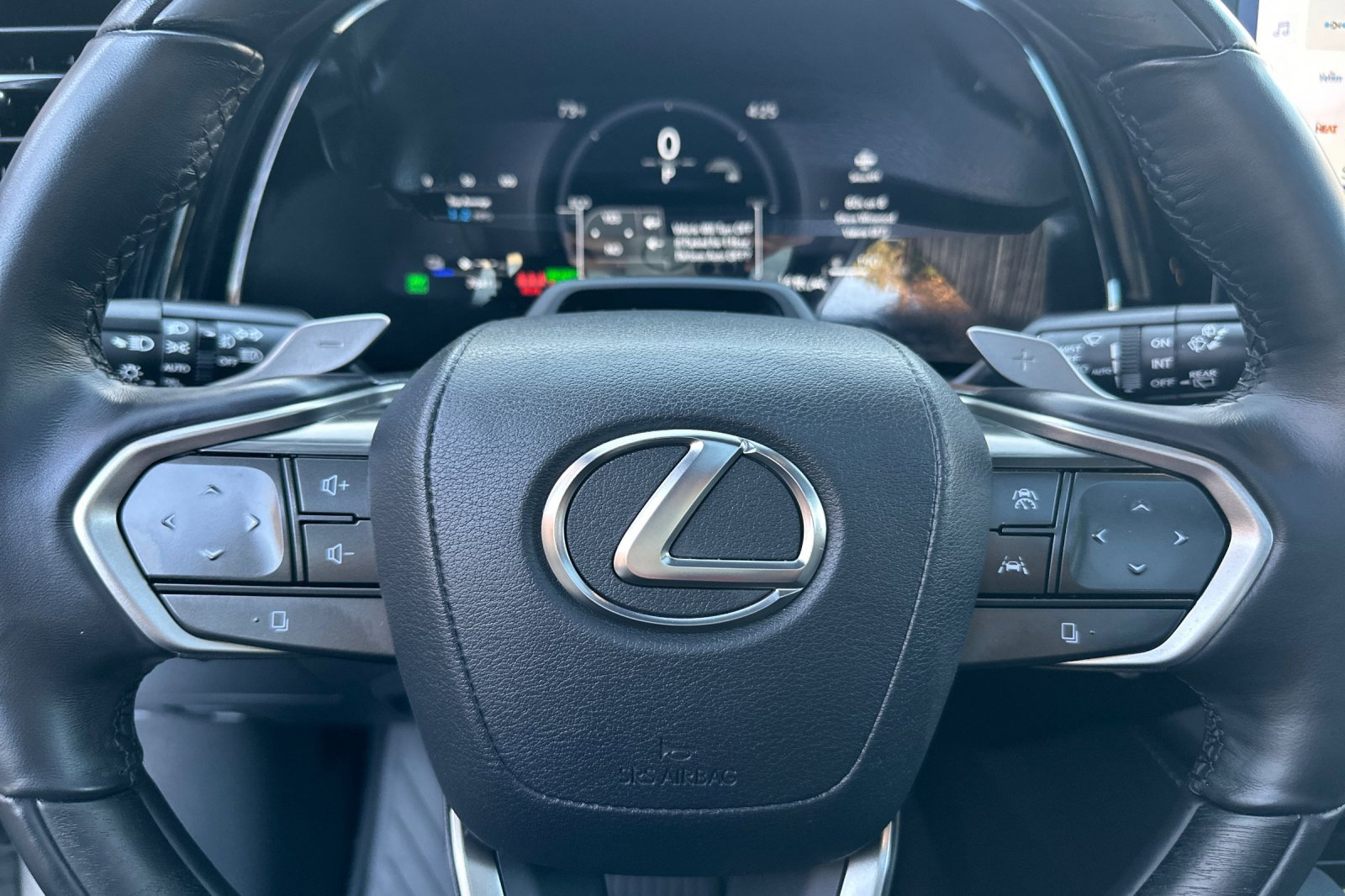 Used 2025 Lexus RX 450h AWD w/ Luxury Package image 26