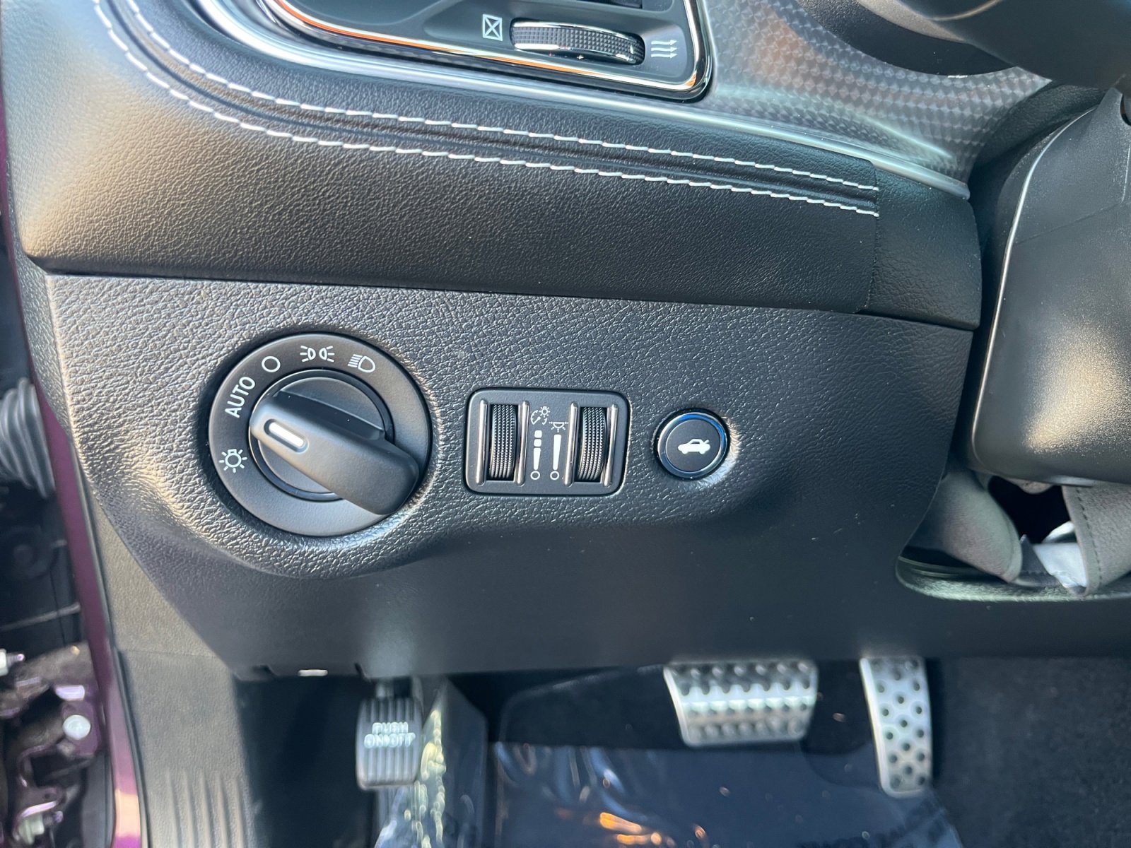 Used 2022 Dodge Challenger SRT Hellcat image 12