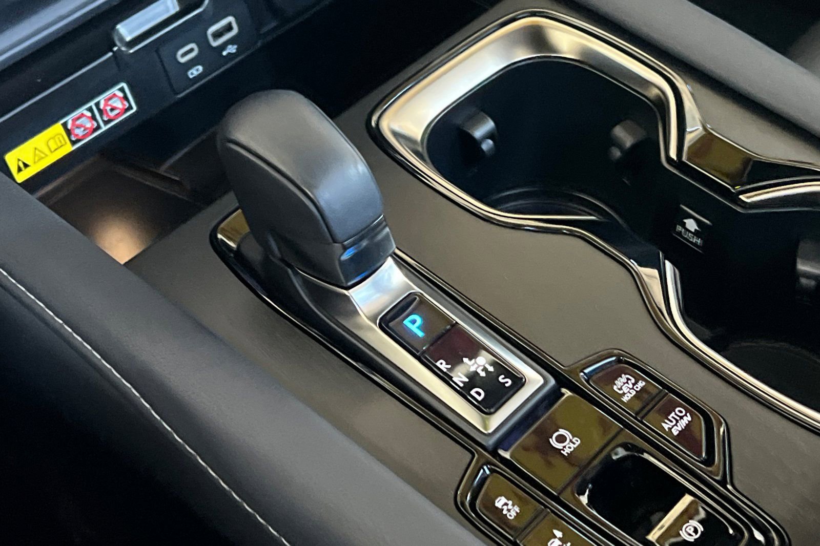 Used 2024 Lexus RX 450h AWD w/ Luxury Package image 25