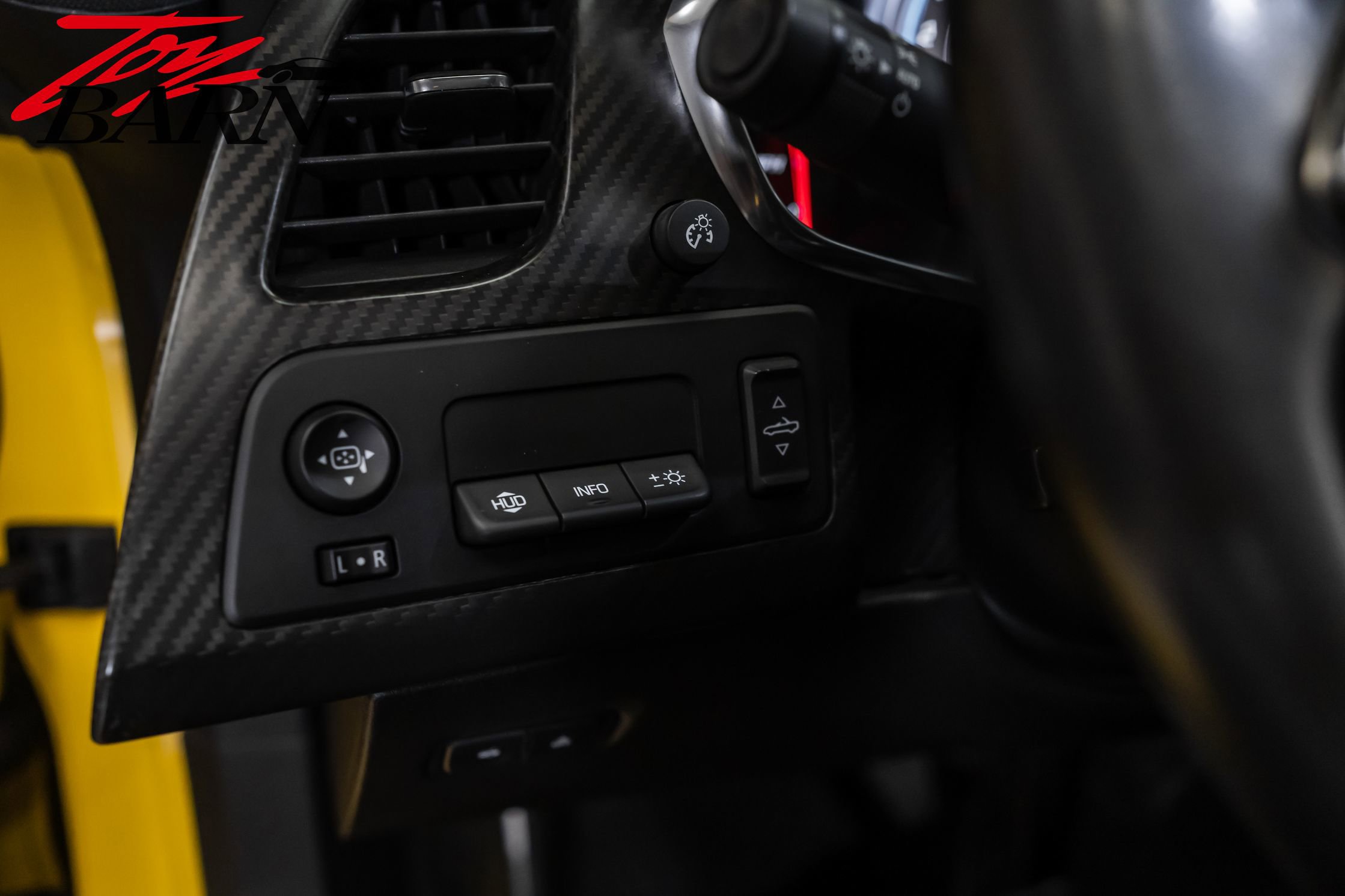 Used 2015 Chevrolet Corvette Z06 w/ 2LZ Preferred Equipment Group image 38