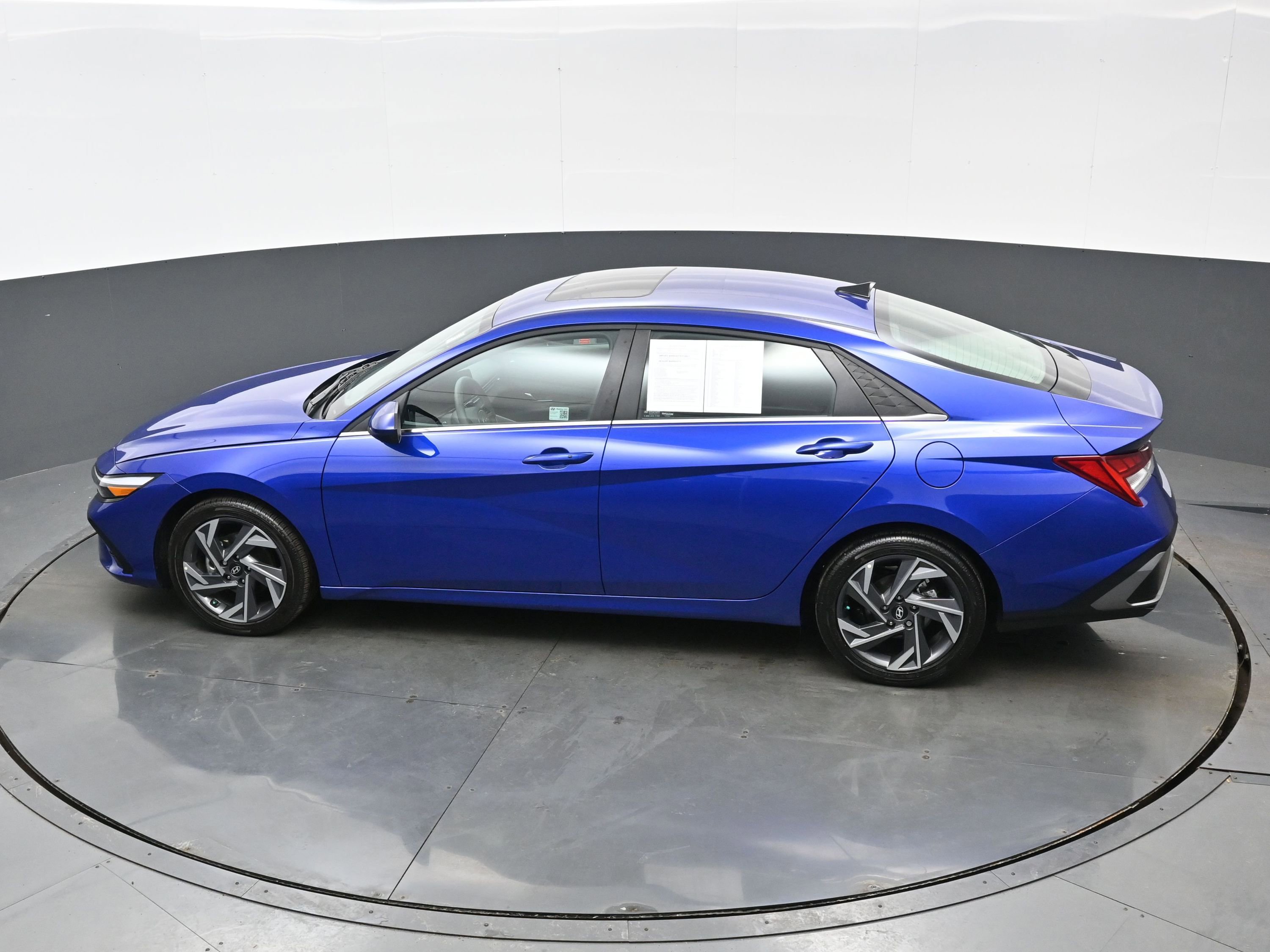 Certified 2025 Hyundai Elantra SEL image 34